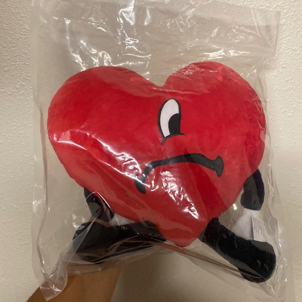 Bad Bunny Un Verano Sin Ti Heart Pillow/Stuffed toy